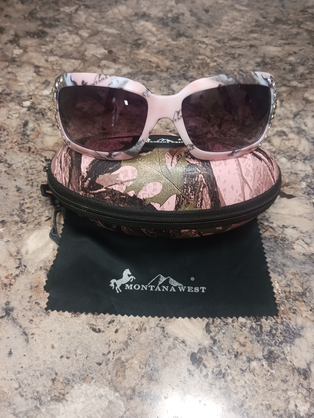 Montana West Pink Camouflage Sunglasses with Case